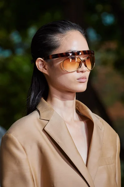 Look 77